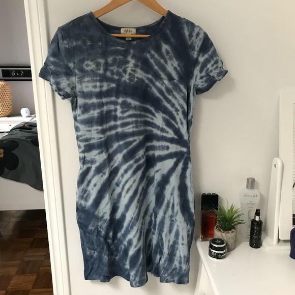 T-SHIRT DRESS WITH SIDE AND  FRONT POCKETS!!  NWT - Picture 1 of 6